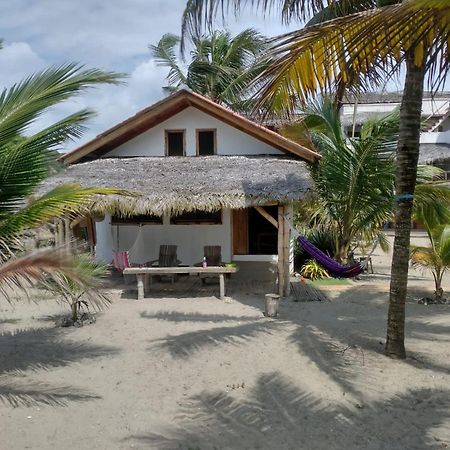 Beach Front Bungalows At The Coconut Каноа Экстерьер фото
