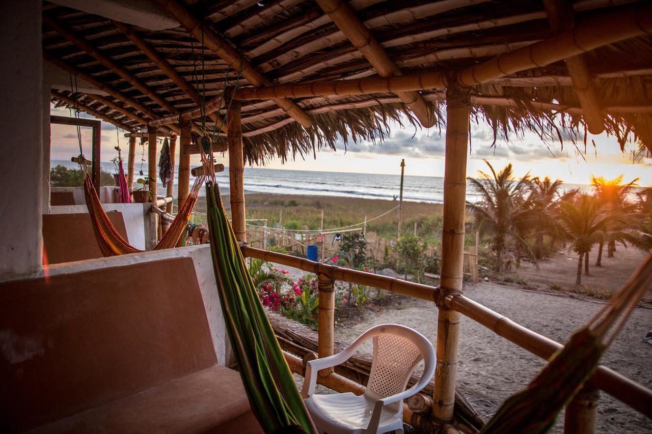 Beach Front Bungalows At The Coconut Каноа Экстерьер фото
